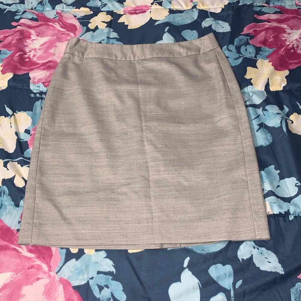 Grey skirt